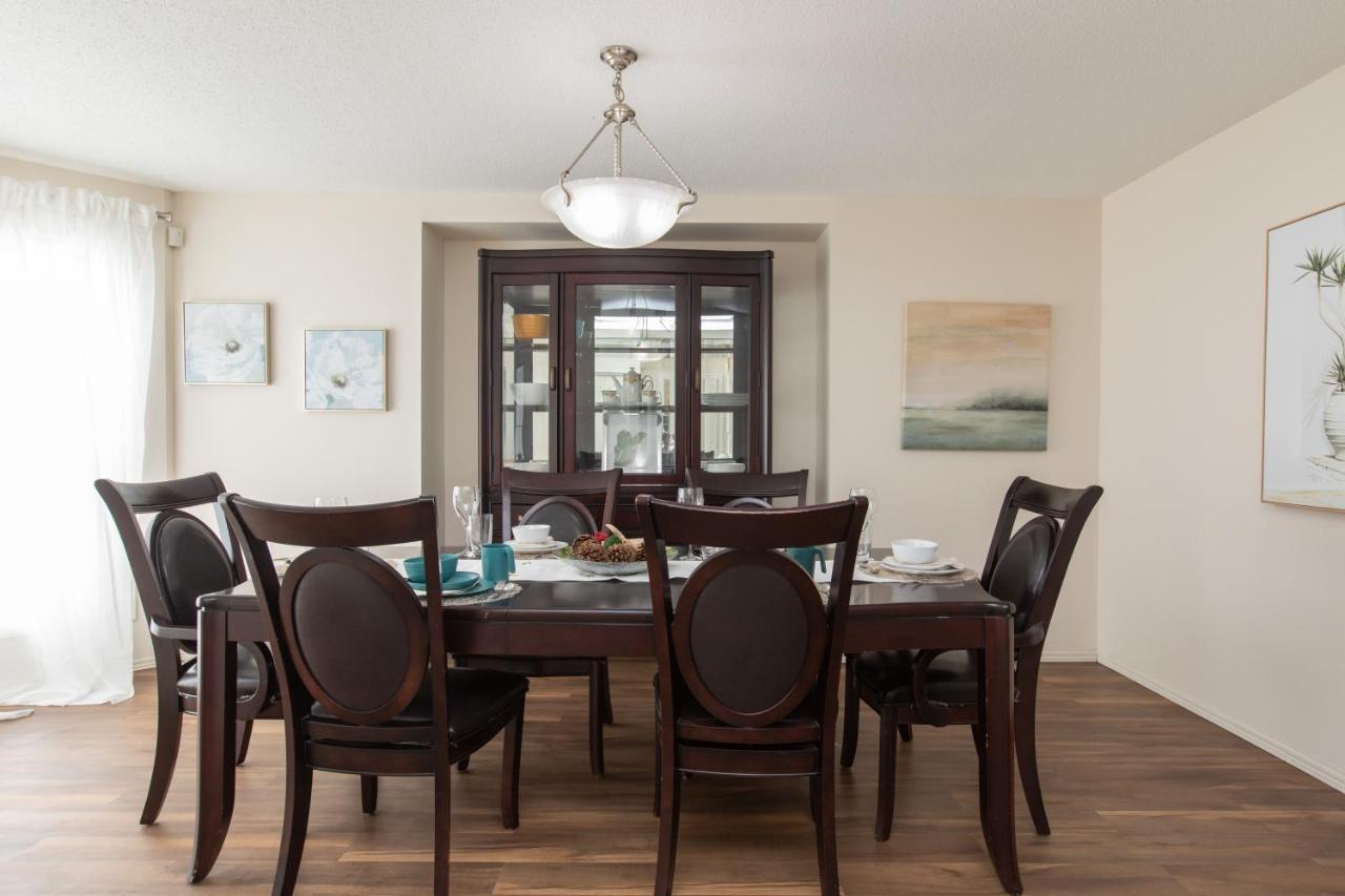 Elegant 6 Bedroom House Near U Of Manitoba Winnipeg Exterior photo